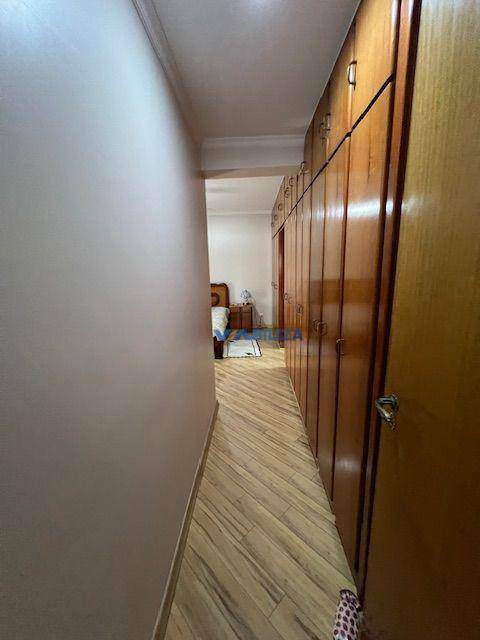 Apartamento à venda com 3 quartos, 162m² - Foto 19