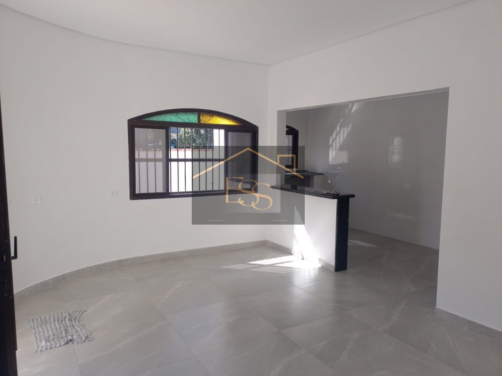 Casa à venda com 2 quartos, 68m² - Foto 1