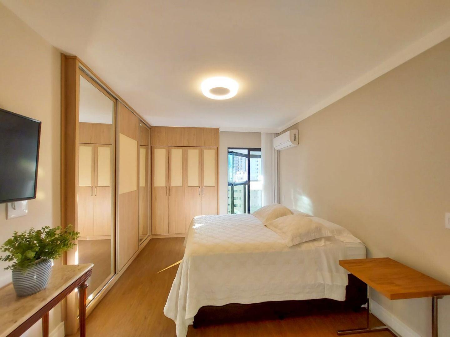 Apartamento à venda com 4 quartos, 164m² - Foto 17