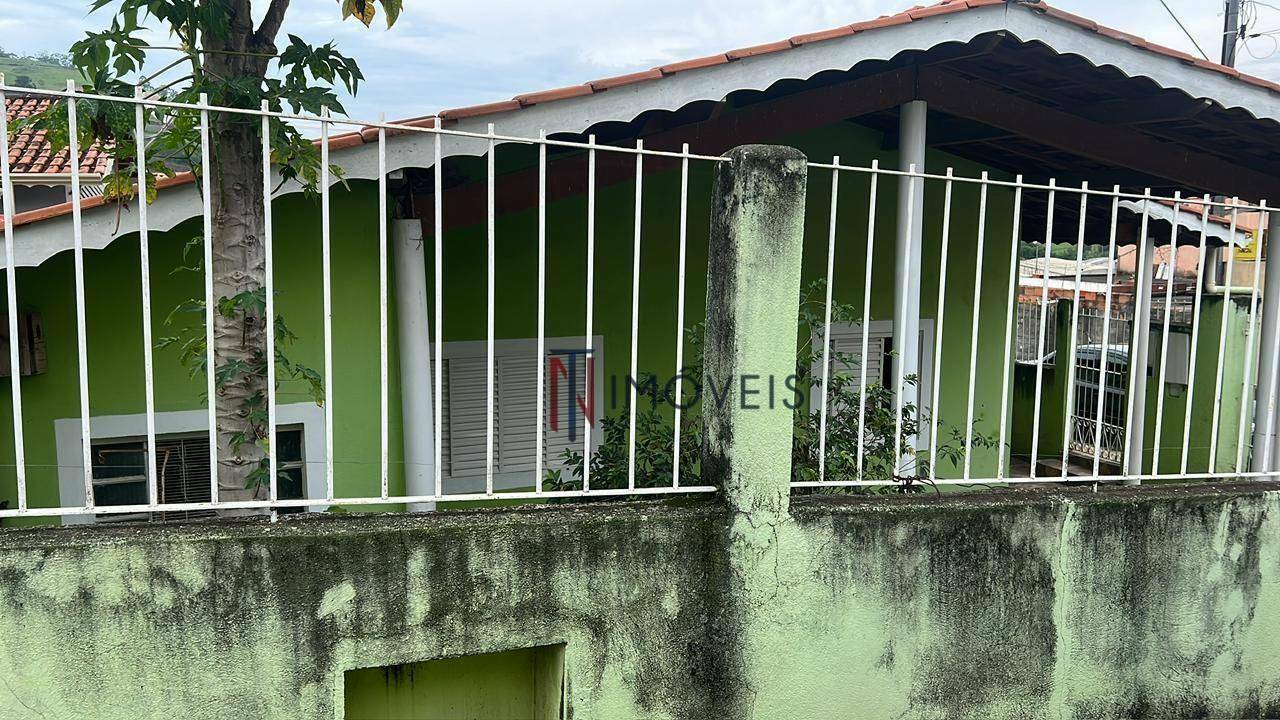 Casa à venda com 5 quartos, 200m² - Foto 25