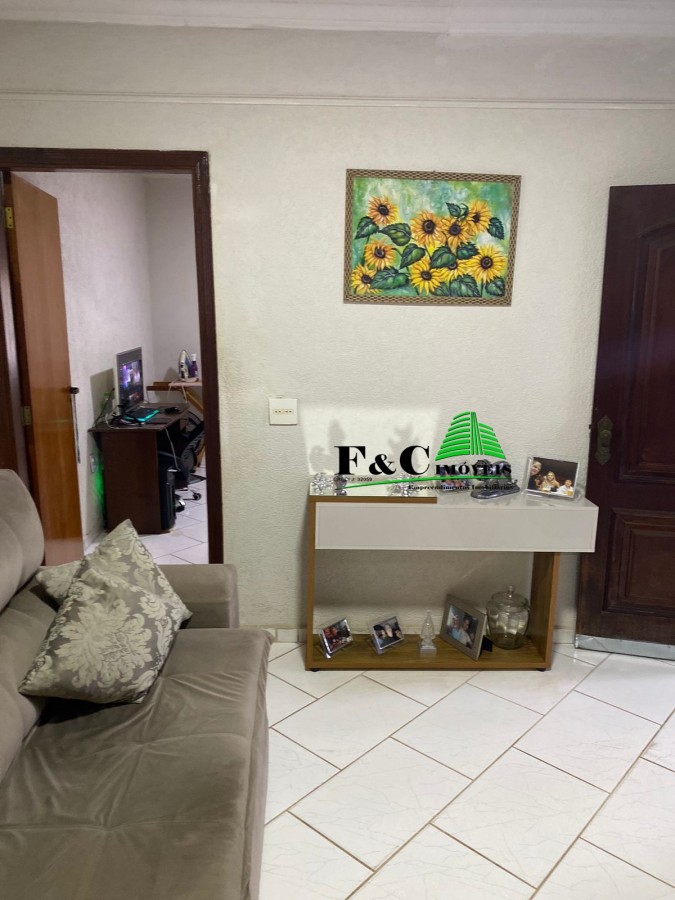 Casa à venda com 4 quartos, 166m² - Foto 1