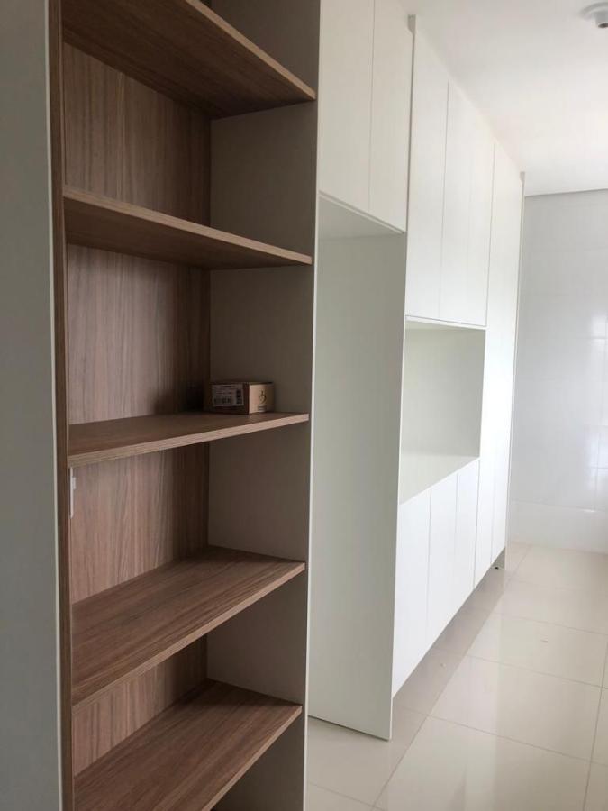 Apartamento à venda com 2 quartos, 72m² - Foto 4