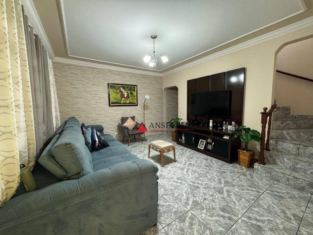 Sobrado à venda com 3 quartos, 196m² - Foto 1