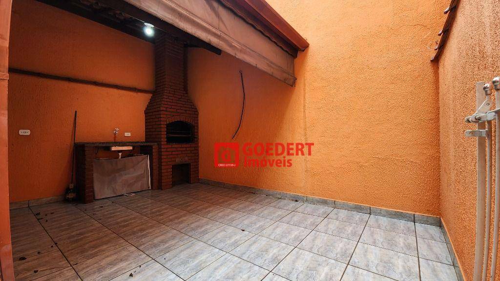 Sobrado à venda com 3 quartos, 220m² - Foto 10