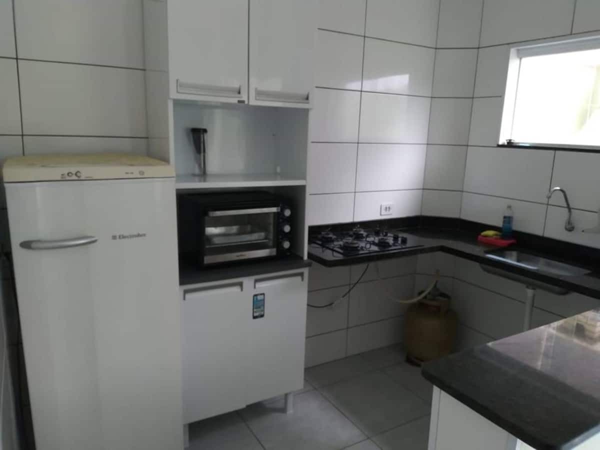 Casa à venda com 2 quartos, 71m² - Foto 4