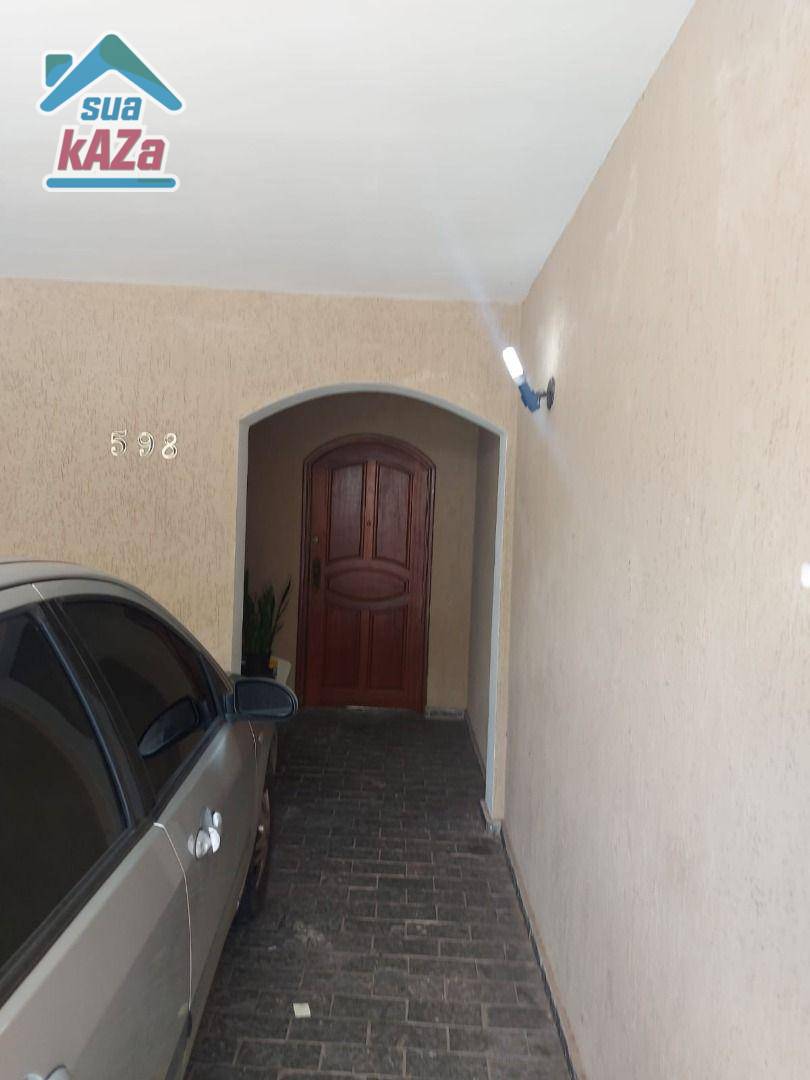 Sobrado à venda com 3 quartos, 260m² - Foto 1