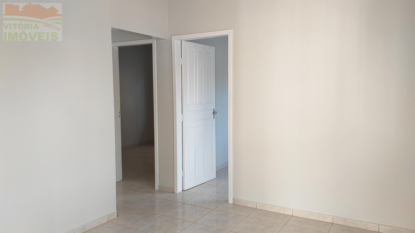 Casa para alugar com 3 quartos, 100m² - Foto 4