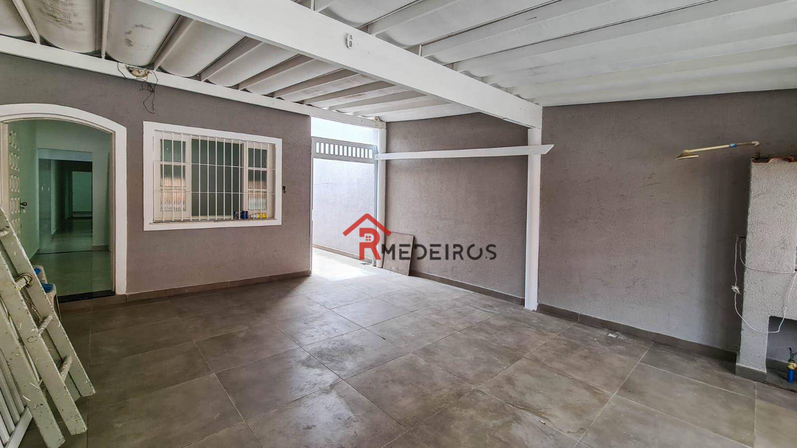 Casa à venda com 3 quartos, 90m² - Foto 28