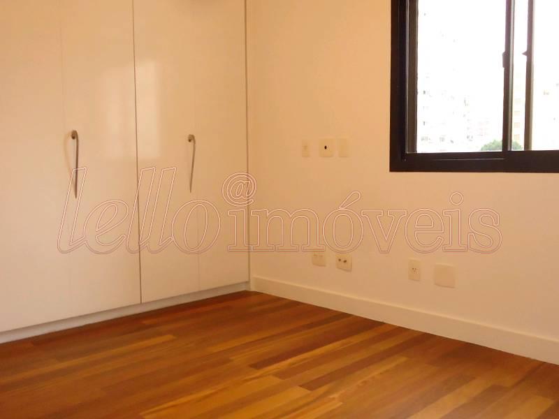 Apartamento para alugar com 3 quartos, 180m² - Foto 10