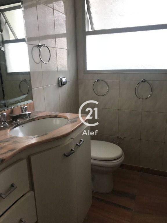 Apartamento para alugar com 3 quartos, 159m² - Foto 11