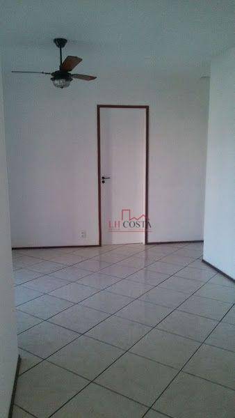 Apartamento à venda com 2 quartos, 65m² - Foto 5