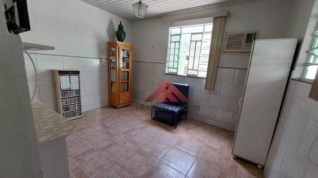 Casa à venda com 3 quartos, 300m² - Foto 25