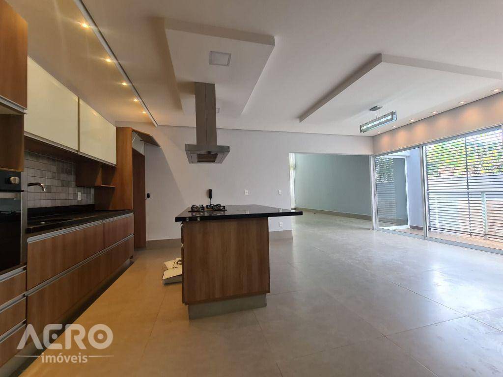 Casa de Condomínio à venda com 3 quartos, 451m² - Foto 1