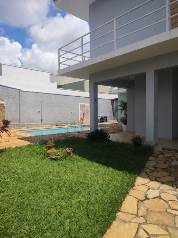 Sobrado à venda com 3 quartos, 240m² - Foto 2