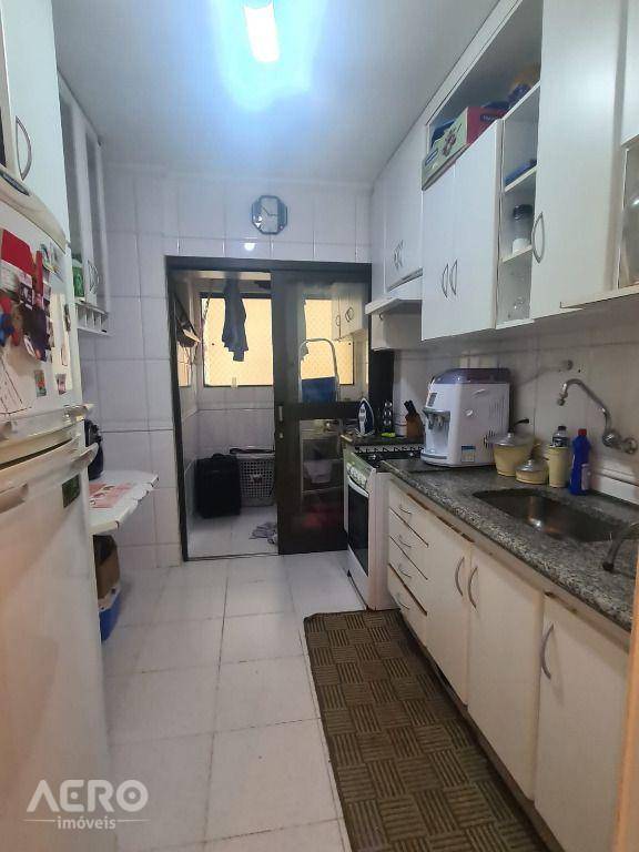 Apartamento à venda com 3 quartos, 90m² - Foto 20