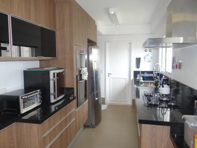 Apartamento à venda com 3 quartos, 210m² - Foto 11