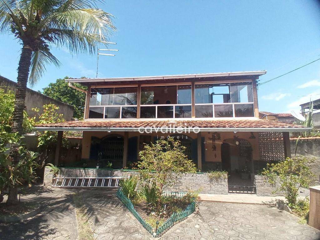 Casa à venda com 5 quartos, 226m² - Foto 1