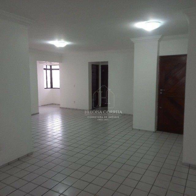 Apartamento para alugar com 3 quartos, 228m² - Foto 4