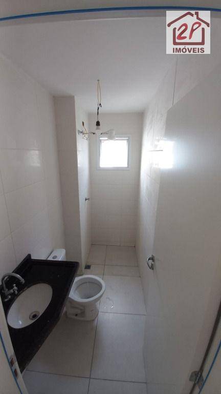 Apartamento à venda com 2 quartos, 67m² - Foto 4