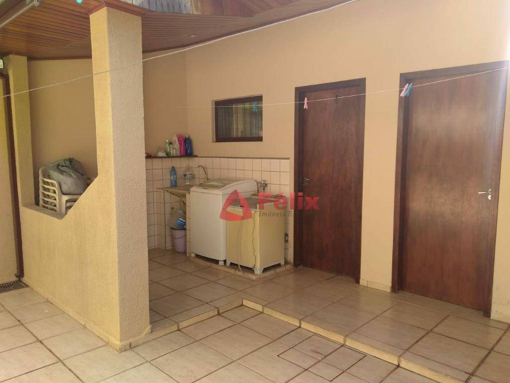 Sobrado à venda com 3 quartos, 237m² - Foto 13