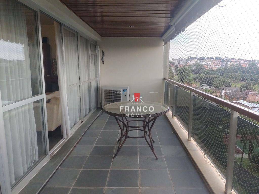 Apartamento para alugar com 3 quartos, 242m² - Foto 3