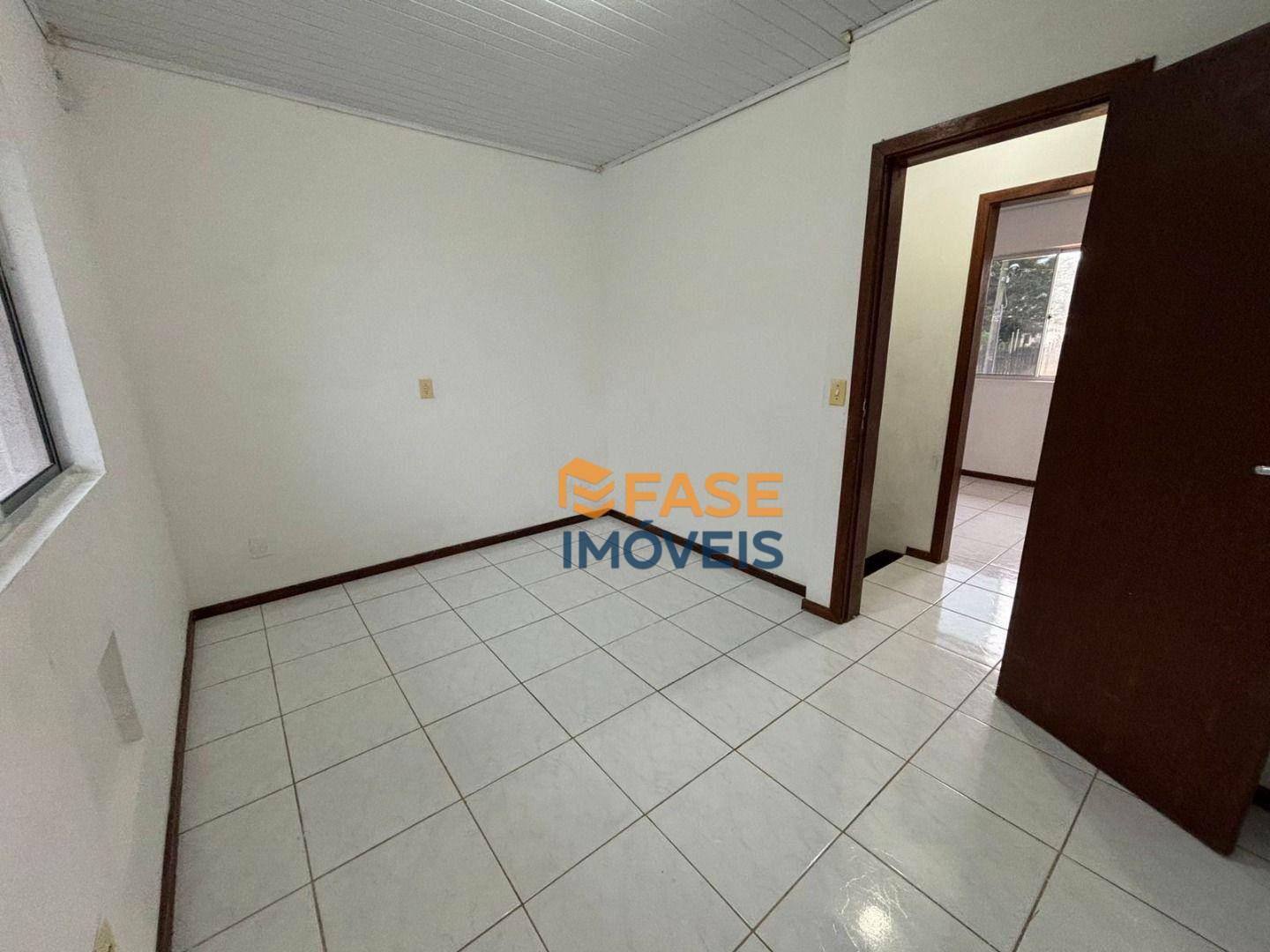 Casa à venda com 2 quartos, 55m² - Foto 8