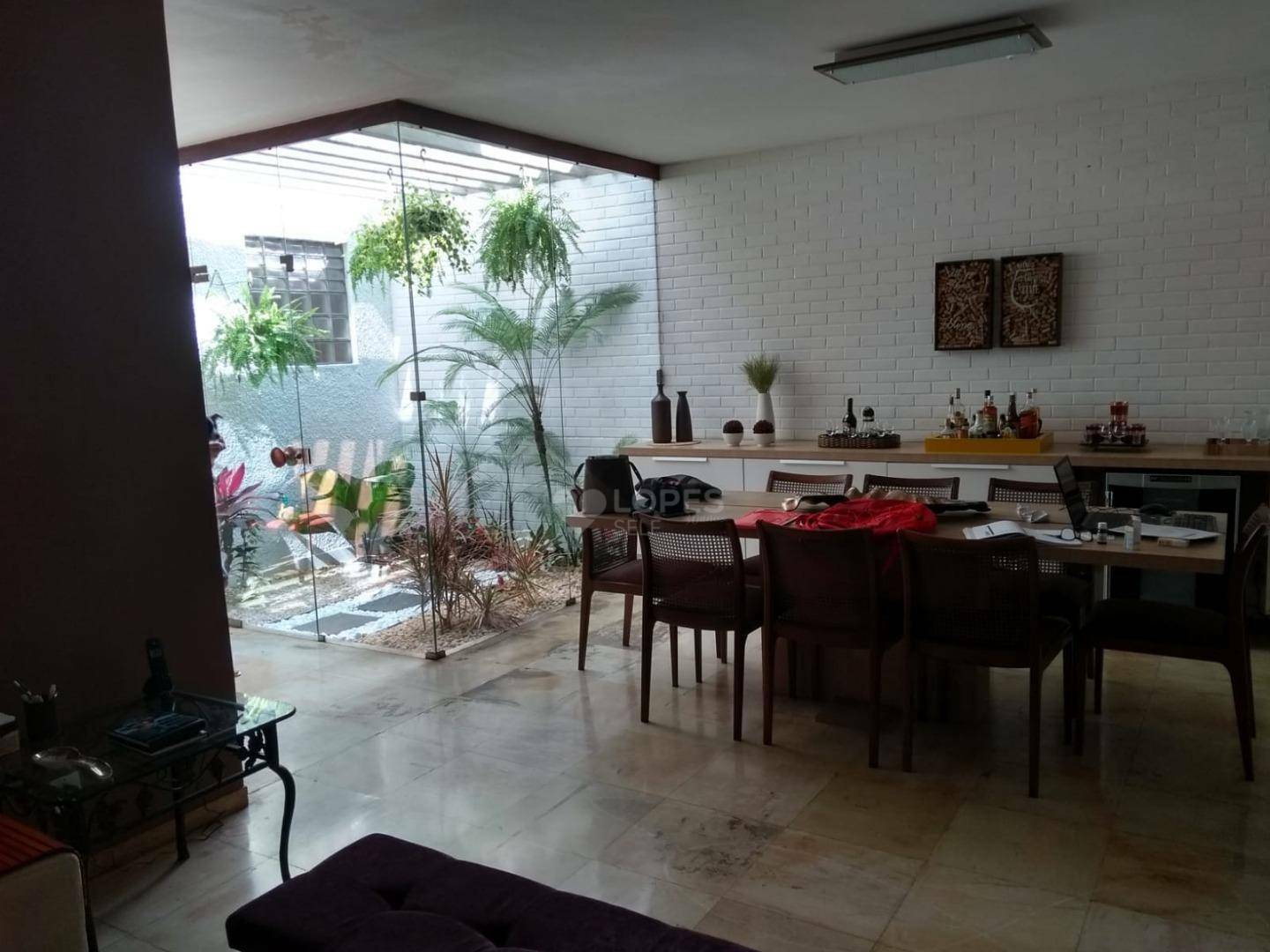 Casa à venda com 4 quartos, 250m² - Foto 6