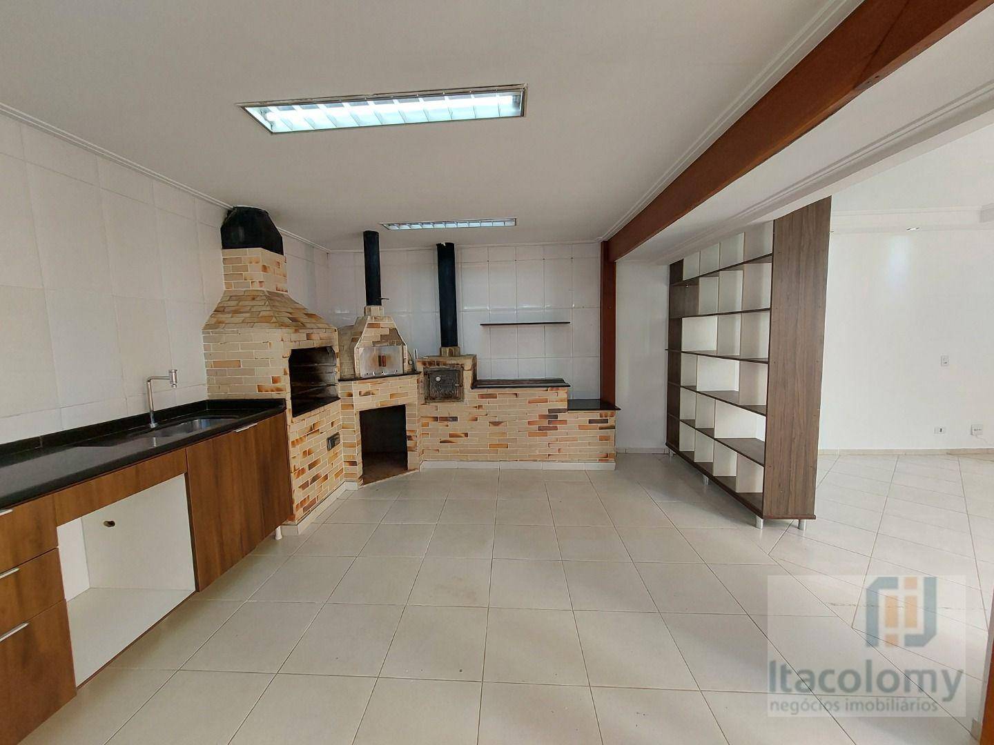 Casa de Condomínio para alugar com 3 quartos, 180m² - Foto 9