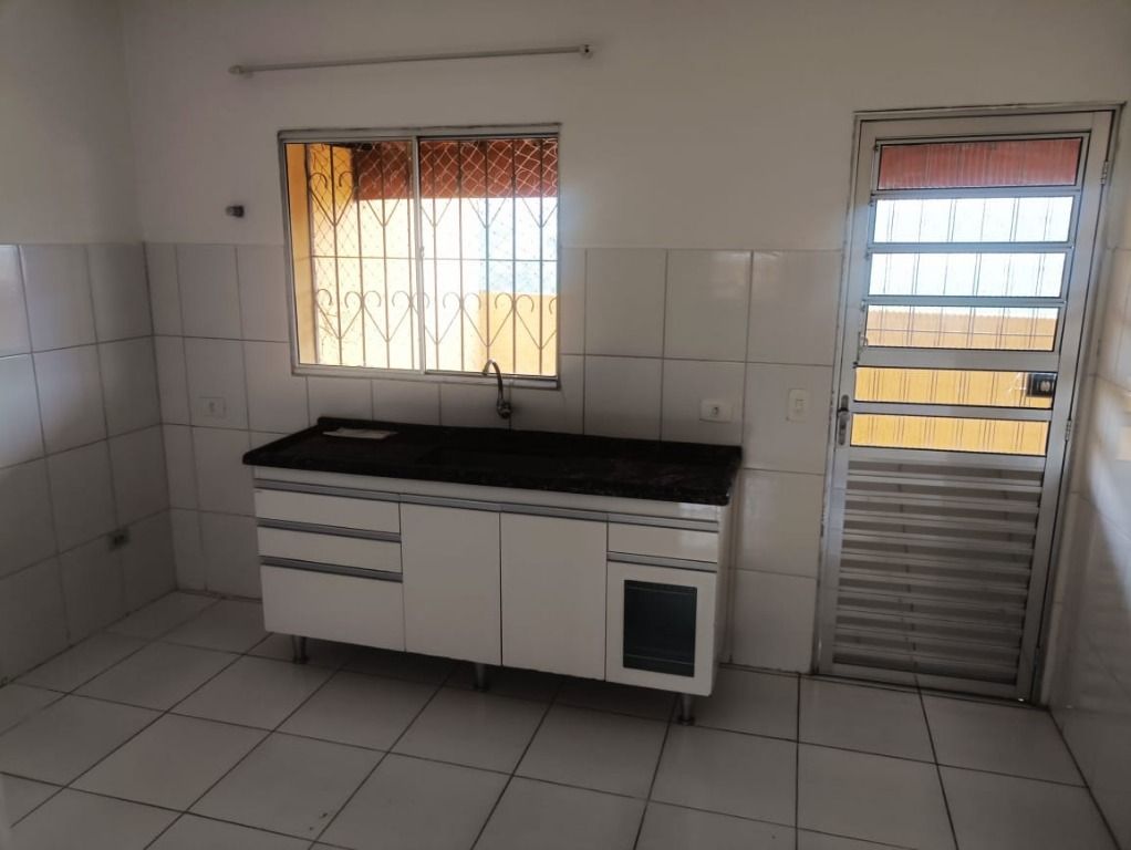 Casa à venda com 3 quartos, 97m² - Foto 9