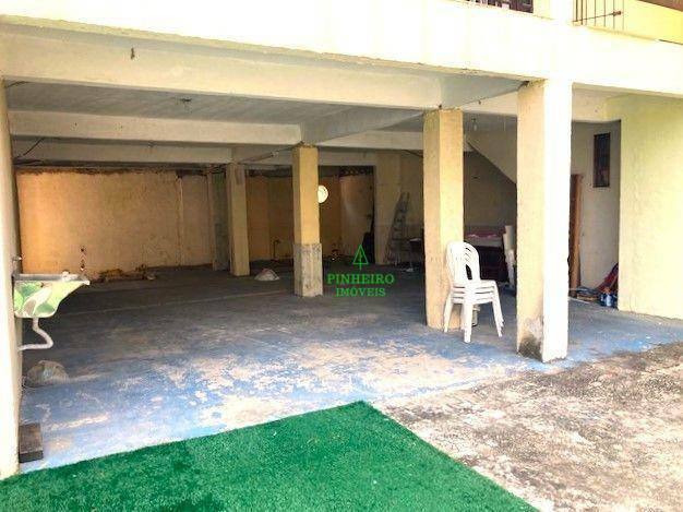 Casa à venda com 3 quartos, 300m² - Foto 26