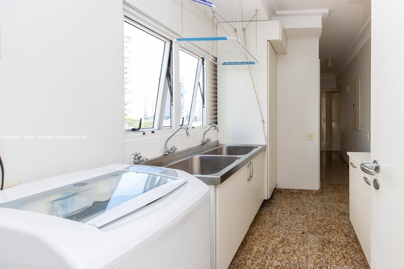 Apartamento à venda com 3 quartos, 243m² - Foto 40