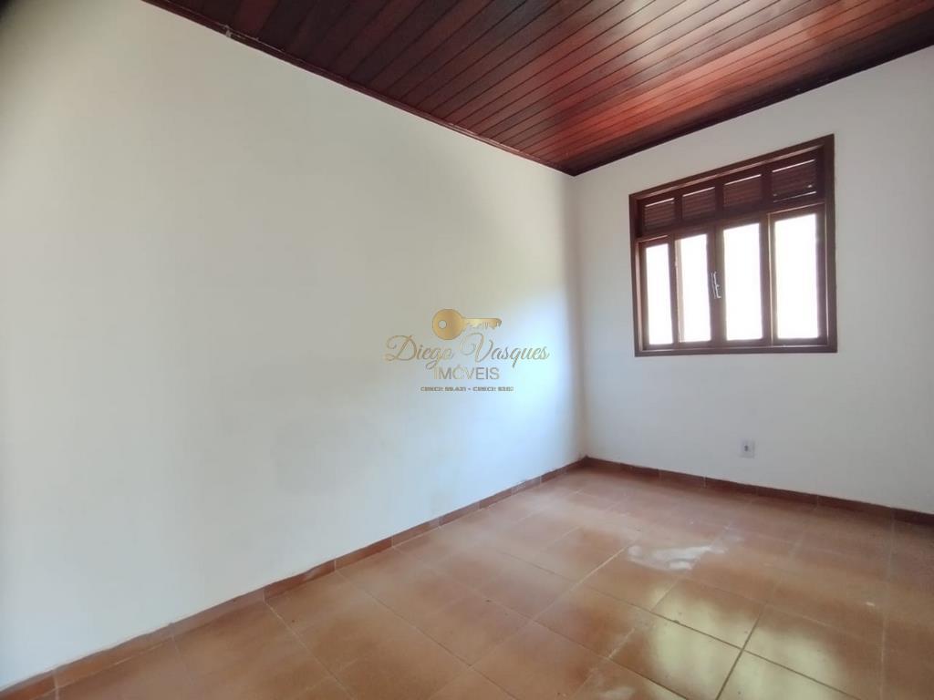 Casa à venda com 2 quartos, 438m² - Foto 4