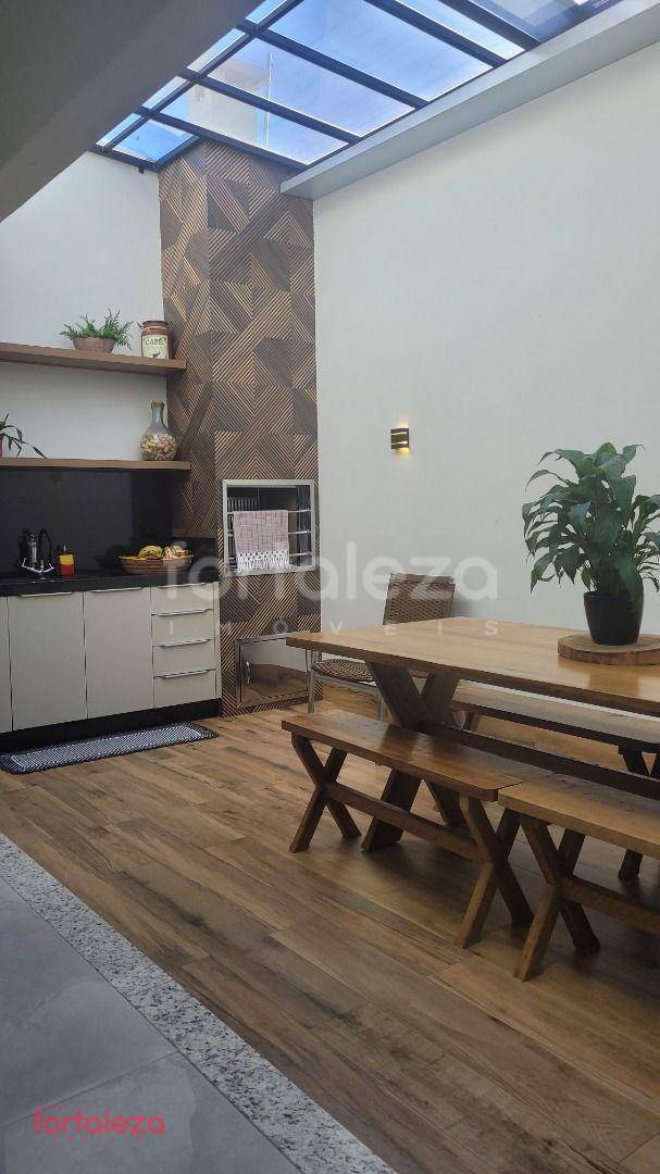 Casa à venda com 2 quartos, 112m² - Foto 4