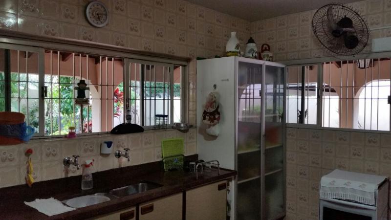 Casa à venda com 3 quartos, 300m² - Foto 15