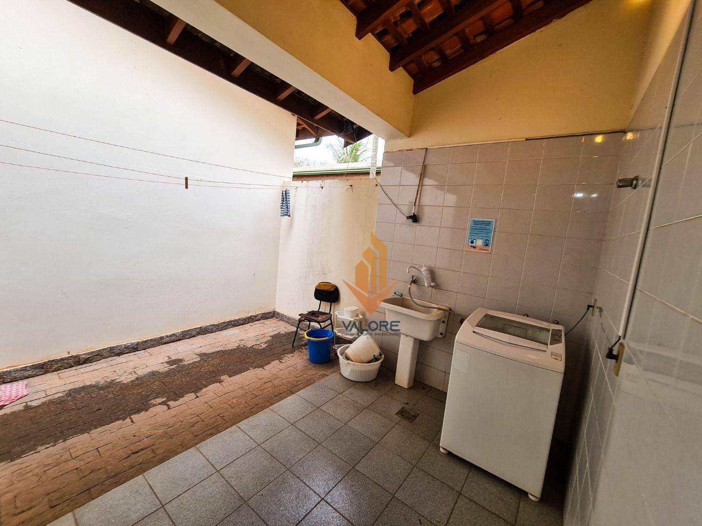 Casa à venda com 8 quartos, 365m² - Foto 21