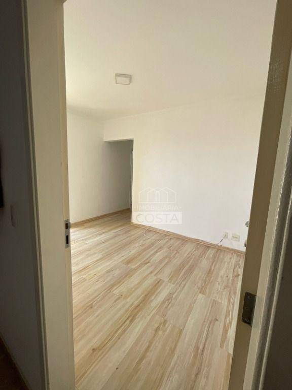 Apartamento à venda com 2 quartos, 60m² - Foto 2