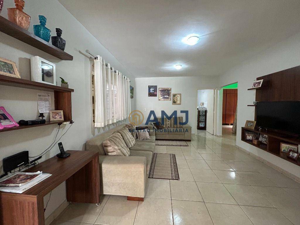 Casa à venda com 3 quartos, 191m² - Foto 9