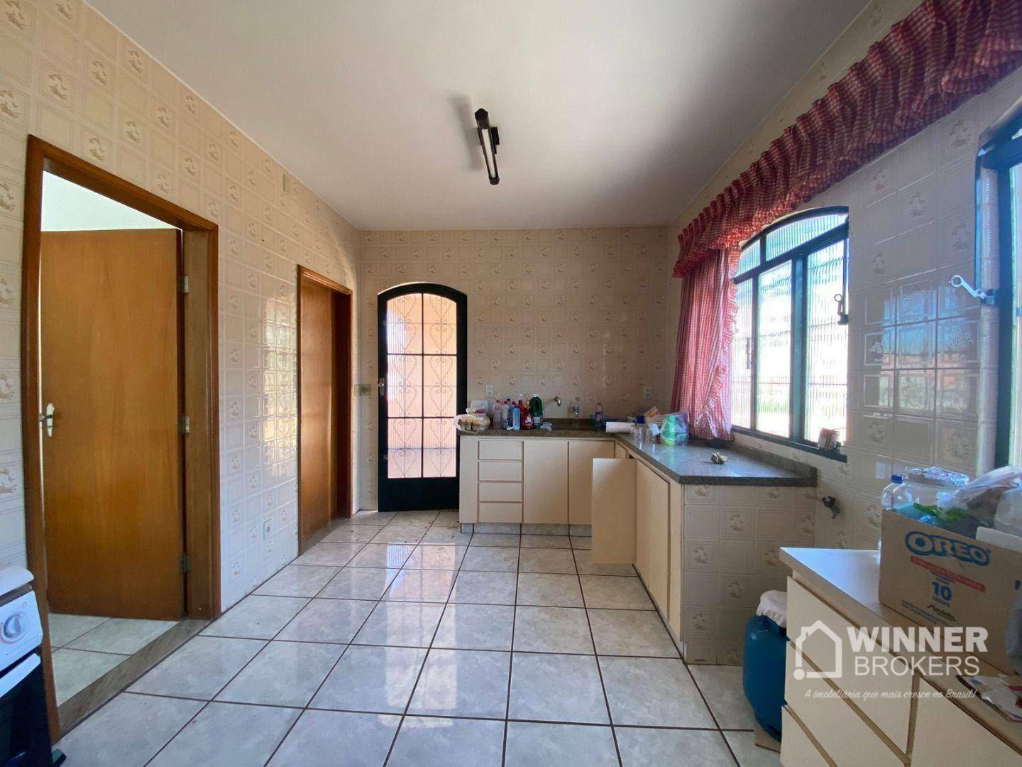 Casa à venda e aluguel com 6 quartos, 344m² - Foto 4