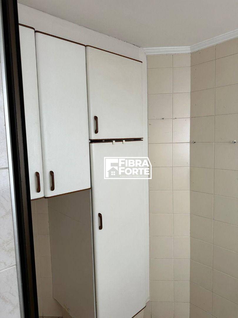 Apartamento para alugar com 3 quartos, 108m² - Foto 17