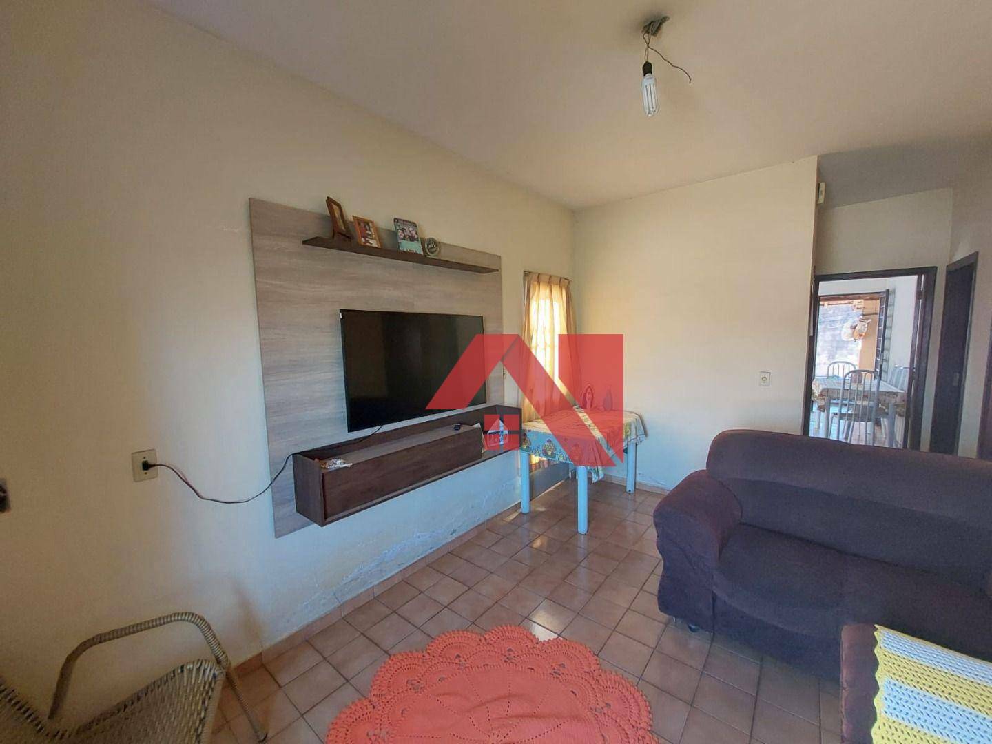 Casa à venda com 2 quartos, 90m² - Foto 1