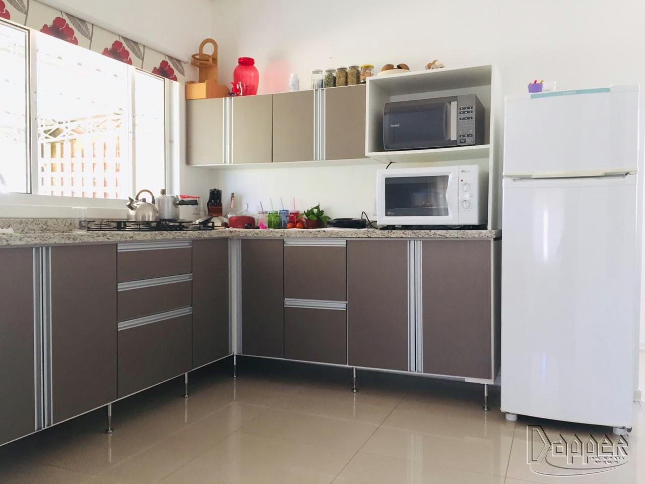 Casa à venda com 3 quartos, 159m² - Foto 4