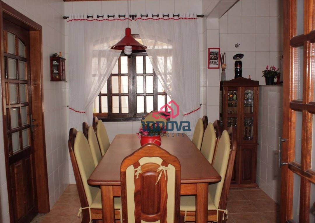 Sobrado à venda com 2 quartos, 223m² - Foto 2