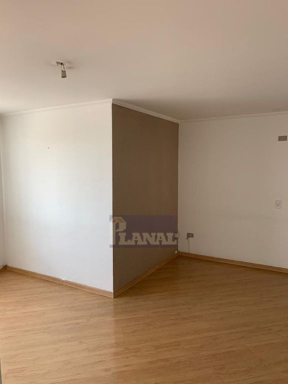 Apartamento à venda com 2 quartos, 68m² - Foto 4