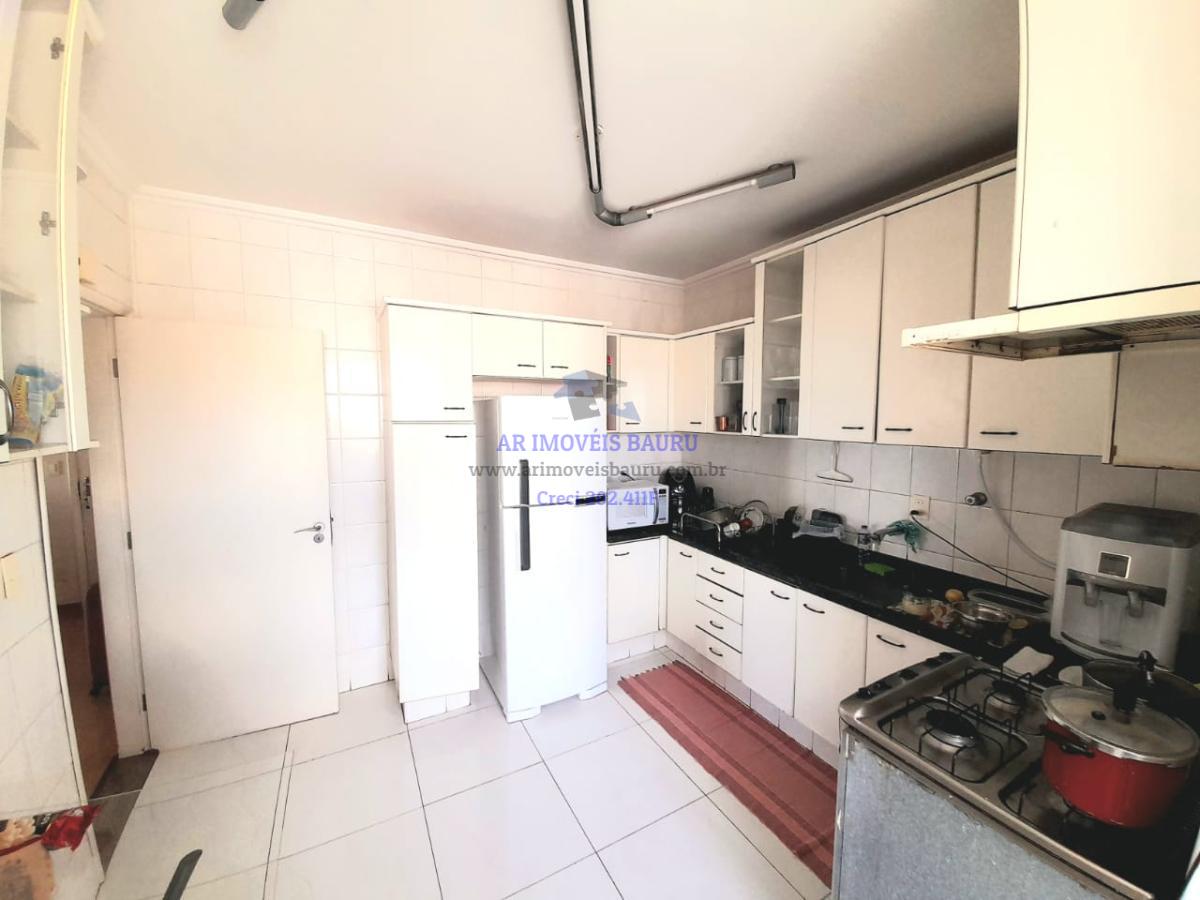 Apartamento à venda com 2 quartos, 70m² - Foto 3