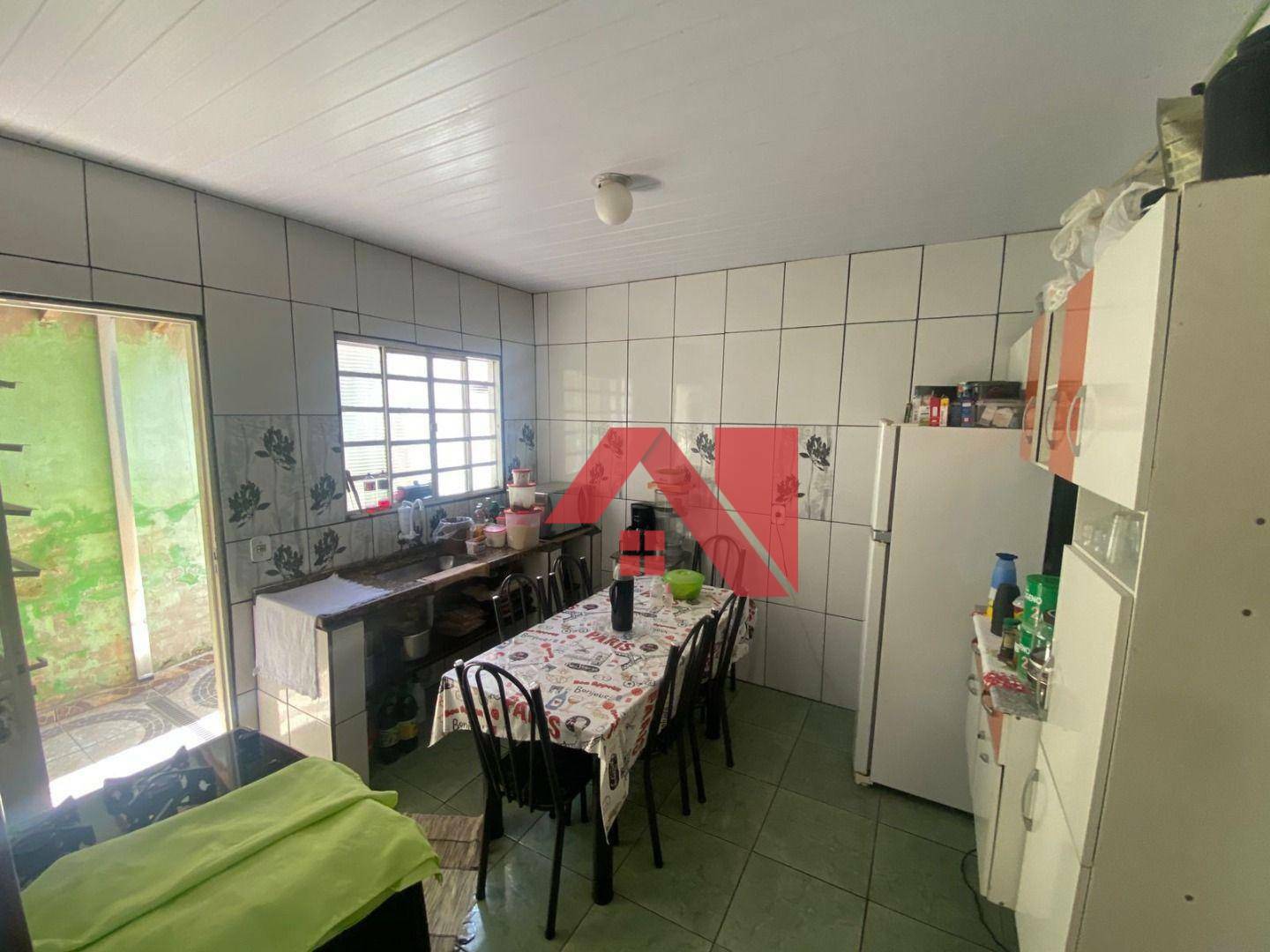 Casa à venda com 3 quartos, 120m² - Foto 1