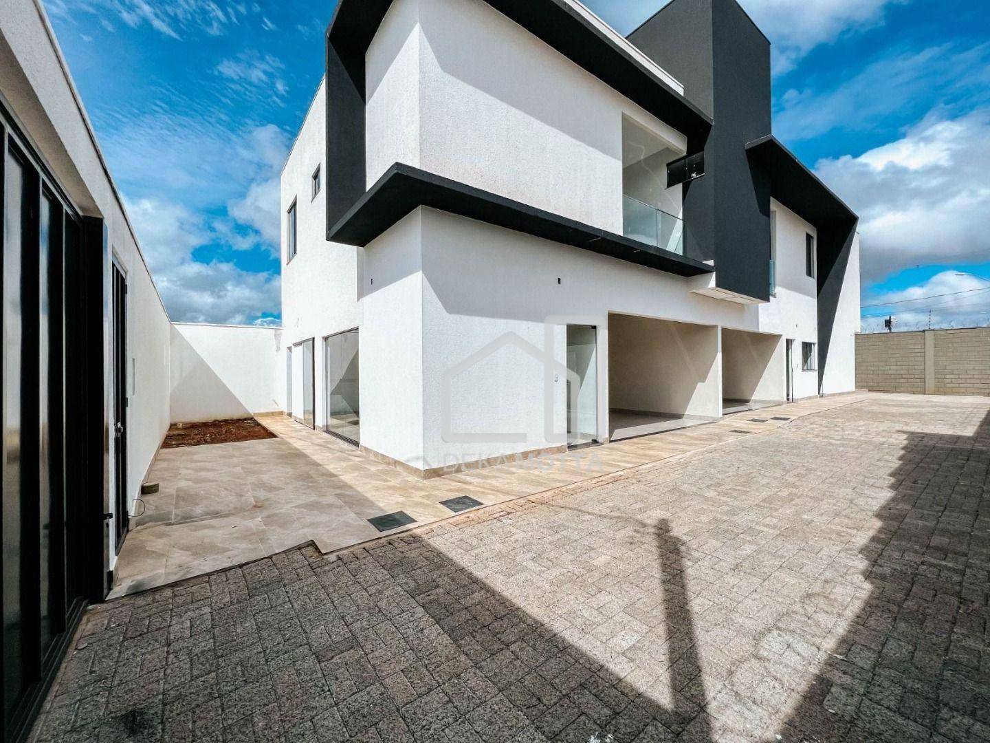 Sobrado à venda com 3 quartos, 130m² - Foto 1