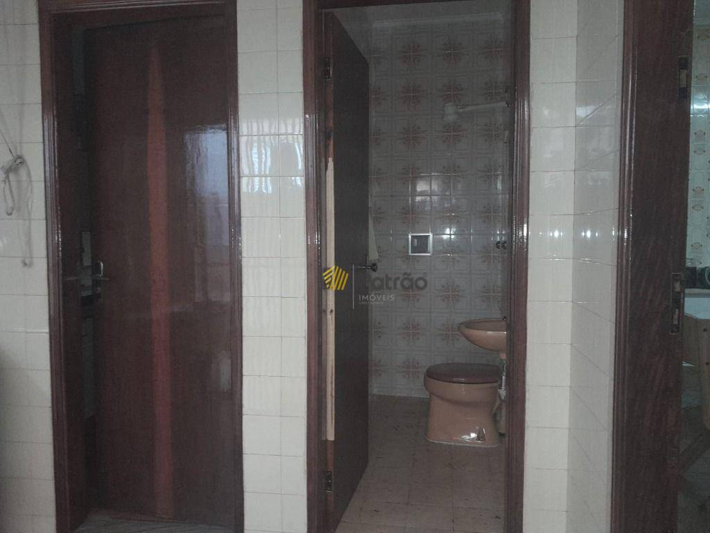 Sobrado à venda e aluguel com 4 quartos, 254m² - Foto 6