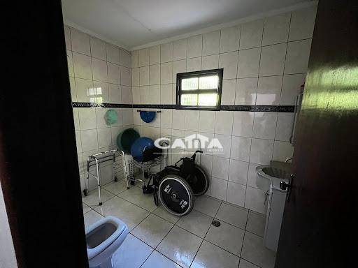 Casa para alugar com 3 quartos, 500m² - Foto 11