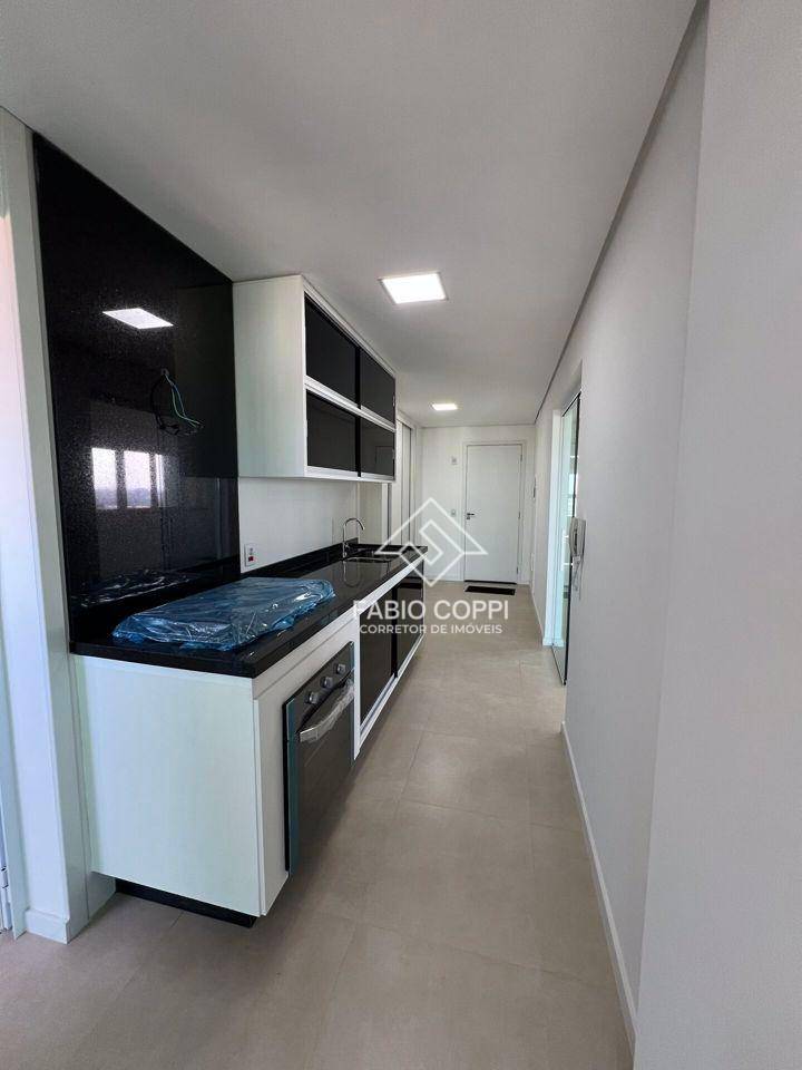 Apartamento à venda com 3 quartos, 119m² - Foto 1