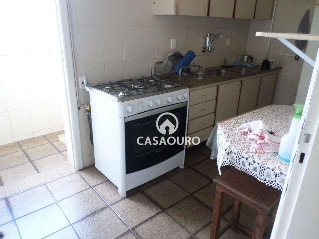 Apartamento à venda com 2 quartos, 70m² - Foto 15